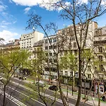 Guestready - Sunlit Parisian Haven