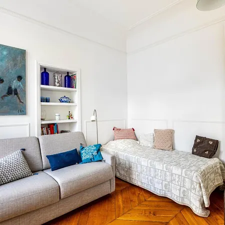 Guestready - Sunlit Parisian Haven Apartment