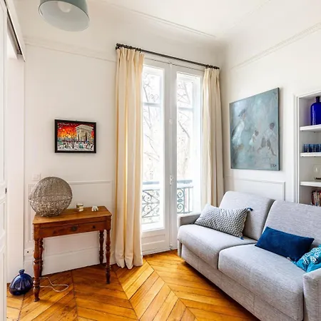 Guestready - Sunlit Parisian Haven Apartment *